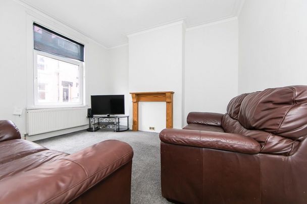 Welton Place, Hyde Park, Leeds - Photo 1