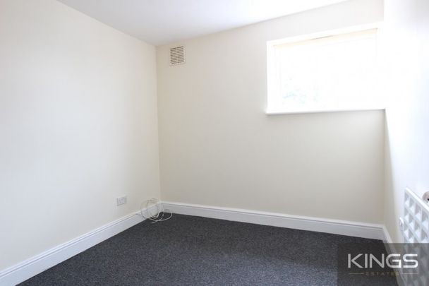 Southcliff Road, Southampton - Photo 1