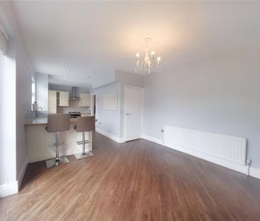 4 bedroom semi-detached house to rent - Photo 4