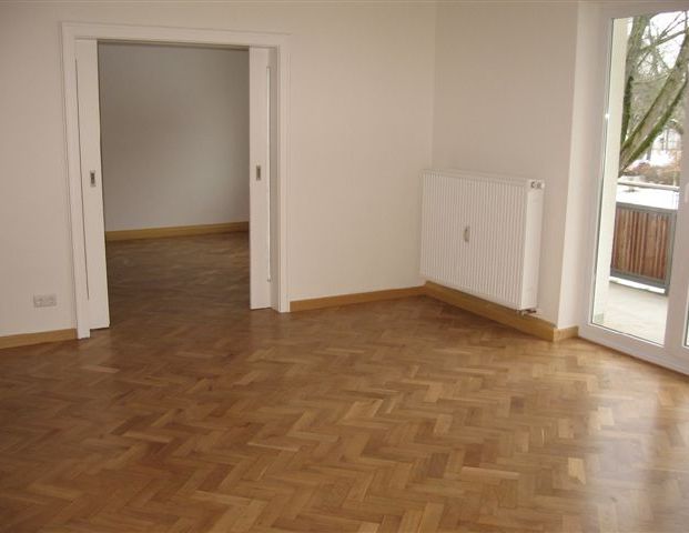 ruhig gelegene 5-Zimmer-Wohnung in Regensburg *neue Vinylböden* - Foto 1