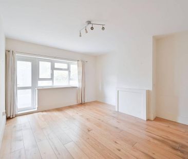 3 bedroom flat to rent - Photo 2