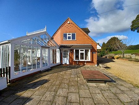 Gate House Cottage, Barston Lane, Solihull, West Midlands - Photo 4