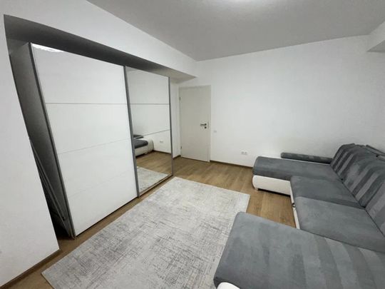 Garsoniera spatioasa, 40 mp, mobilata si utilata, loc de par - Fotografie 1