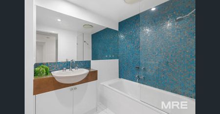 Riverfront apartment with premium city lifestyle - Photo 2