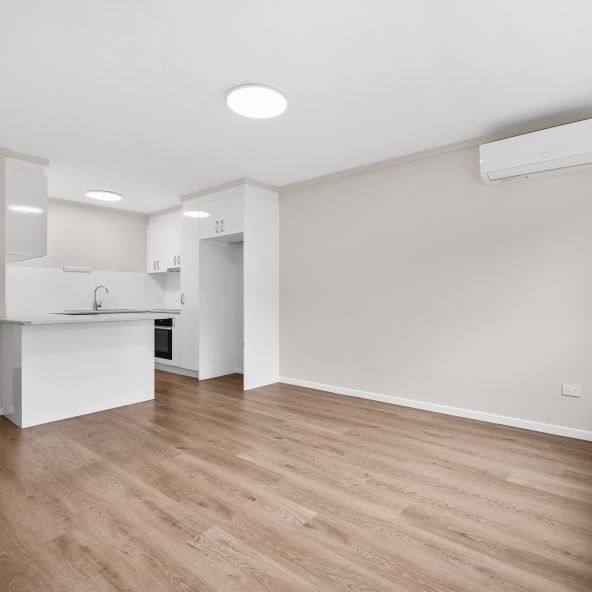 2/306 Hume St Centenary Heights - Photo 1