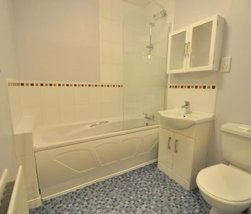 2 bedroom apartment to rent - Photo 2