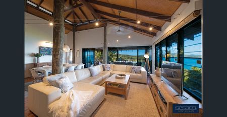 Unparalleled Whitsunday Views - Fully Furnished Villa - Photo 2