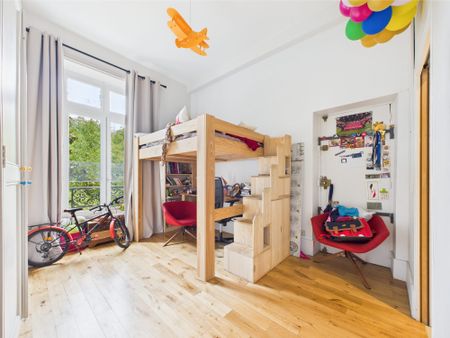 LOCATION APPARTEMENT MEUBLE 147M PARIS 15 - Photo 5