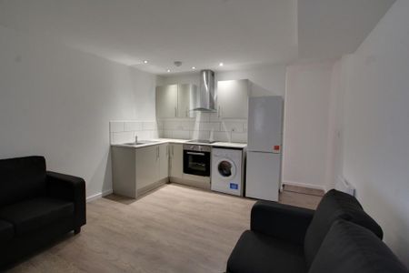 3 bedroom apartment to rent - Photo 2