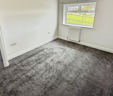 2 bedroom end of terrace house to rent - Photo 4