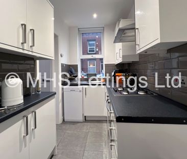 2 Bedroom Mid Terraced House for rent in Meadow View - Photo 4