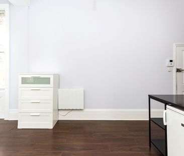 Studio Flat, Fellows Road, NW3 - Photo 2