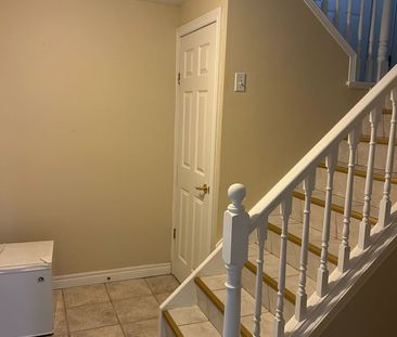 Detached Home For Lease | X8102810 - Photo 6