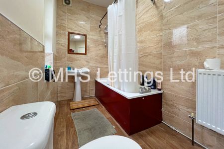 6 Bedroom Mid Terraced House for rent in Victoria Road - Photo 4