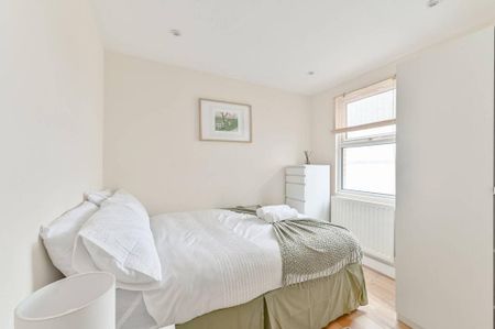 3 bedroom flat to rent - Photo 5