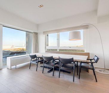 HOEKAPPARTEMENT met 4 slaapkamers (172m2), gelegen op de WANDELDIJK, met frontaal zeezicht! - Foto 1