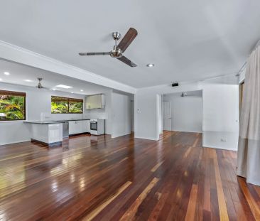 Dual-Living Home in a Prime Cannonvale Location - Photo 2