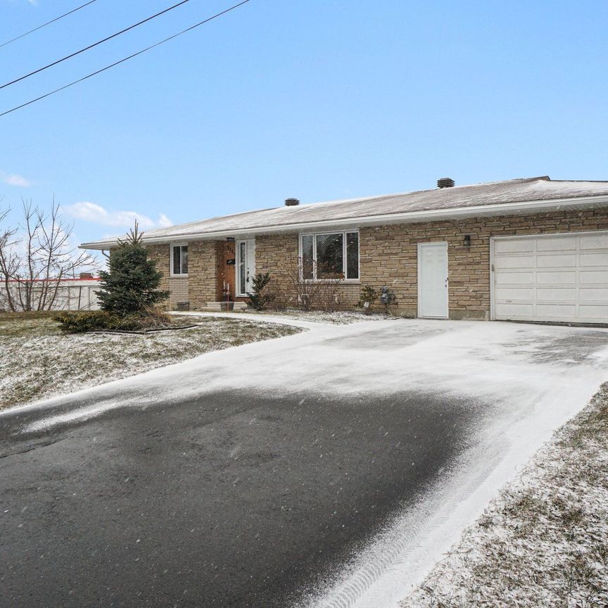 For Lease - 1149 Parisien Street Unit# A, Cyrville - Carson Grove - Pineview, Ontario - Photo 1