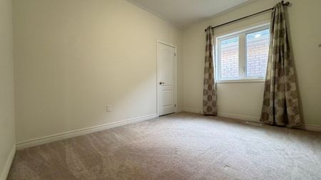 For Lease - 38 Roy Harper Avenue, Aurora, Ontario - Photo 5