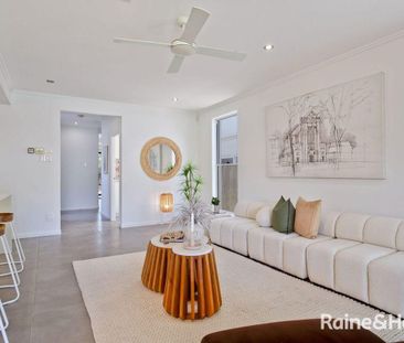 Modern Bayside Family Home Just 150m to the Waterfront - Photo 2