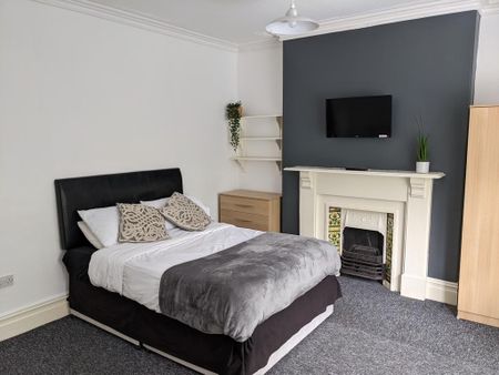 5 bedroom terraced house to rent - Photo 5