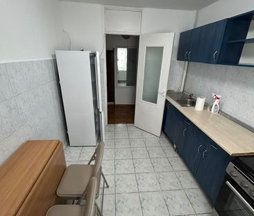 De inchiriat apartament 2 camere si balcon,gata de mutare,1000lei/luna - Fotografie 4
