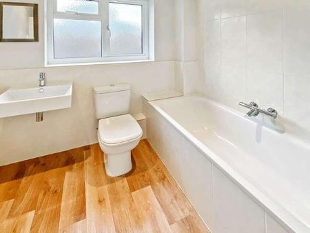 Marshcroft Lane, Tring, HP23 - Photo 4