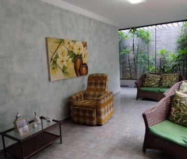 Procurando Casa de Alto Padrão, Semi - Mobiliada C/ Área de Lazer E... - Foto 2