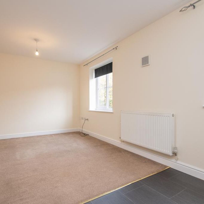 1 bedroom ground floor flat to rent - Photo 1