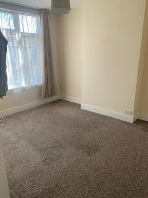 4 bedroom terraced house to rent - Photo 1