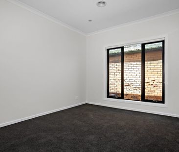 Modern and Stylish Townhouse - Photo 3