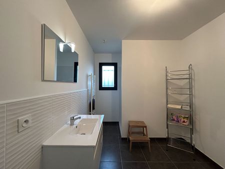 Location Maison 3 pièces 82m² - Photo 5