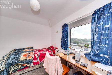 5 bedroom semi-detached house to rent - Photo 2