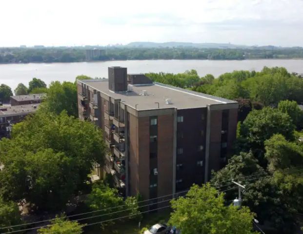 1700 Boulevard Lévesque E | 1700 Boulevard Lévesque Est, Laval - Photo 1