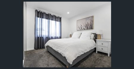 Beautifully renovated 3 bedroom house, pet friendly - Photo 3