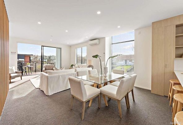 Charming 3BR Townhouse in Glen Innes - Photo 1