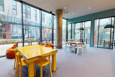 Two Bed Apartment - Photo 3