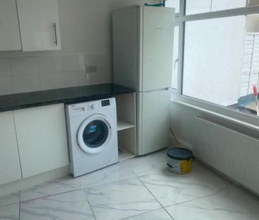 4 bedroom property to rent - Photo 3