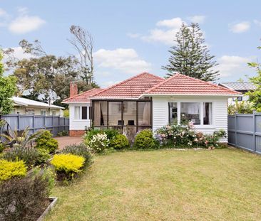 This beautifully presented 4-bedroom house at Mt Wellington - Photo 2