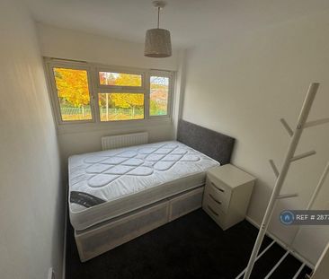 1 bedroom in a house share to rent - Photo 6