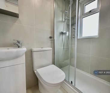 Studio to rent - Photo 6