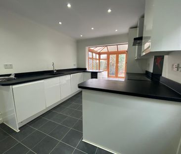 4 bedroom house to rent - Photo 3