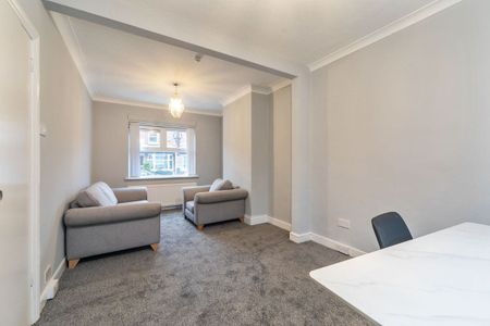 18 Hesketh Road, Belfast BT14 7JU - Photo 3