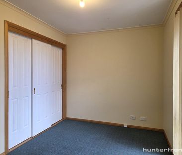 SPACIOUS UNIT IN ALTONA MEADOWS - Photo 6