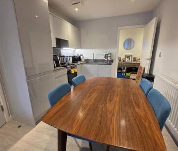 2 bedroom flat to rent - Photo 2