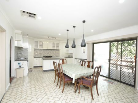 FOUR BEDROOM HOUSE - Photo 3