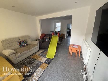 2 bedroom terraced house to rent - Photo 2