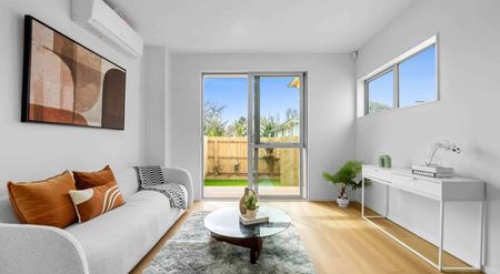 Three Bedrooms in Panmure - Photo 3