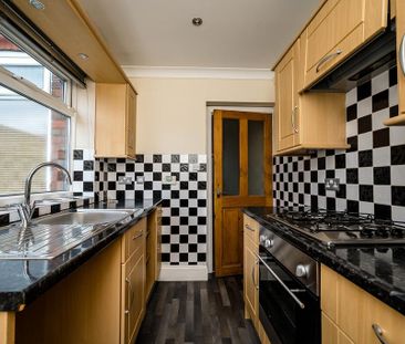 2 bedroom terraced house to rent - Photo 2