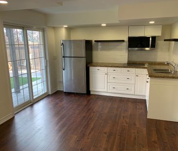 For Lease - 331 Spruce Grove Crescent, Newmarket, Ontario - Photo 1